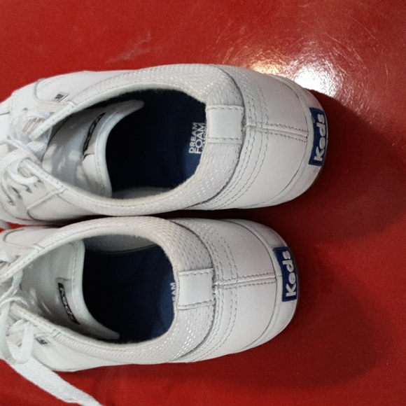 Ladies Keds White Leather Sneakers size 8.5 - Picture 6 of 6